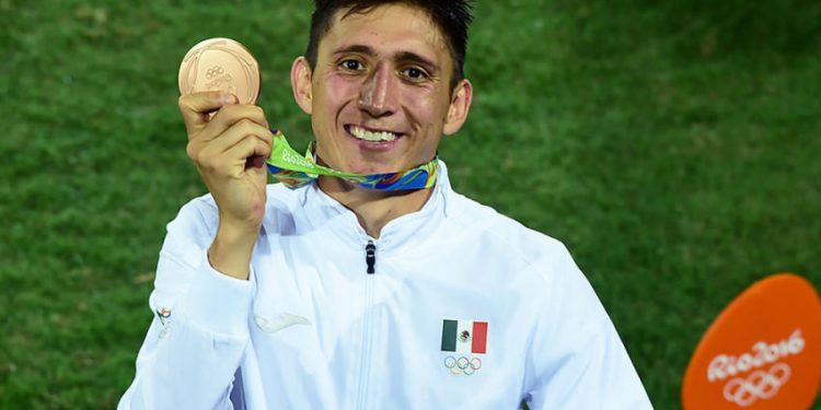 Busca Ismael Hernández nuevos retos para este año