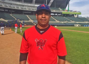 Suma ‘Choco’ Navarro experiencia al bullpen de Bravos