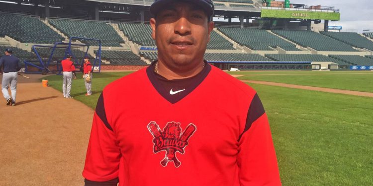 Suma ‘Choco’ Navarro experiencia al bullpen de Bravos