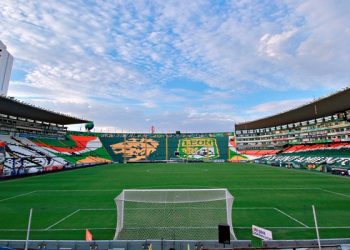 Podría León salir del estadio Nou Camp, ante resolución del litigio por el inmueble