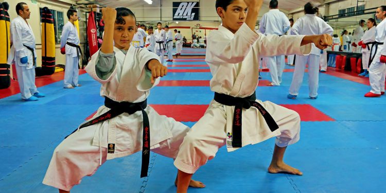 Inician actividades tres escuelas de inicio en León