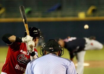 Se le escapa la victoria a Bravos en el arranque de la serie ante Guerreros