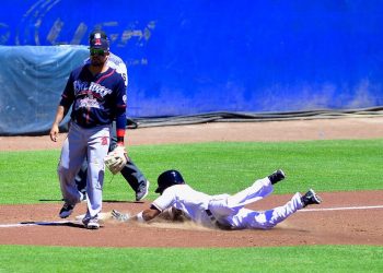 Pericos se lleva la serie ante Bravos con contundente victoria