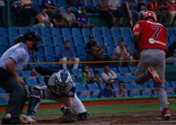 Error impide triunfo de Bravos en la apertura de la serie ante Piratas