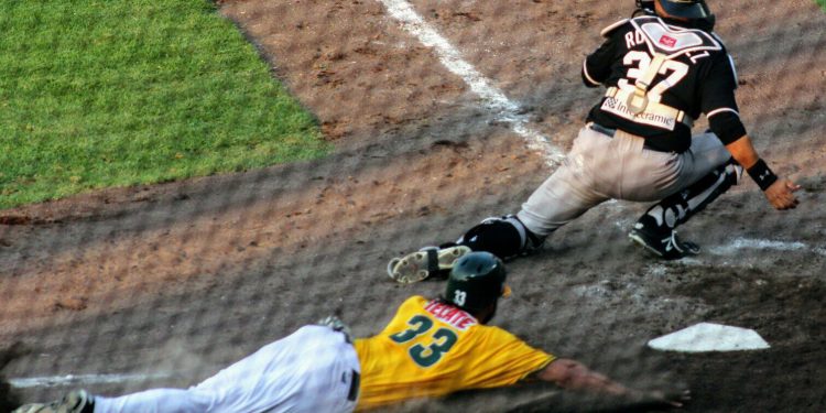 Propina Bravos de León paliza a Guerreros de Oaxaca