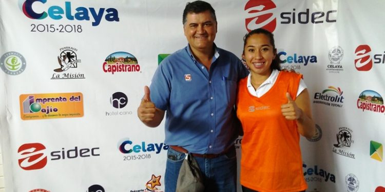 Brindan apoyo a Andrea Maldonado, seleccionada nacional de voleibol