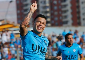 Será el chileno Álvaro Ramos nuevo delantero del León