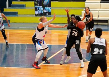 Lobas avanza tras imponerse a Nueceras en la LMBPF