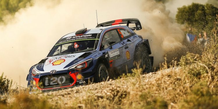 Neuville es líder del Rallye de Italia Cerdeña