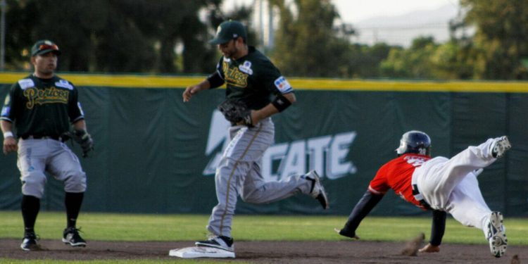 Insuficiente reacción en fiesta de carreras; Bravos cae ante Pericos