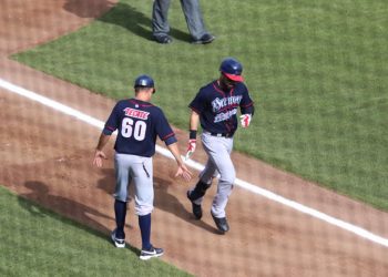 Se alejan Playoffs para Bravos de León tras caer ante Guerreros