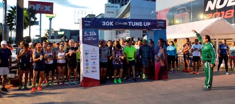 400 corredores se dieron cita al entrenamiento previo al Maratón León Guiar 2017