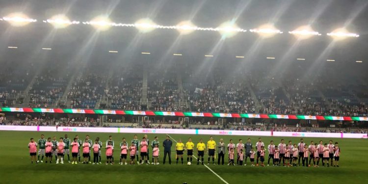 Vence León a Chivas en amistoso