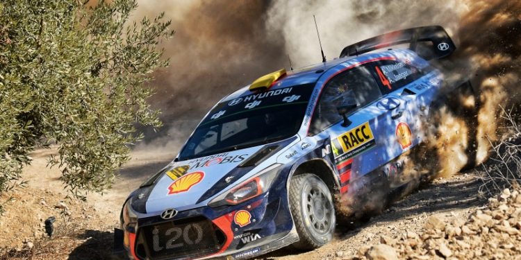 Andreas Mikkelsen liderea el Rally de España