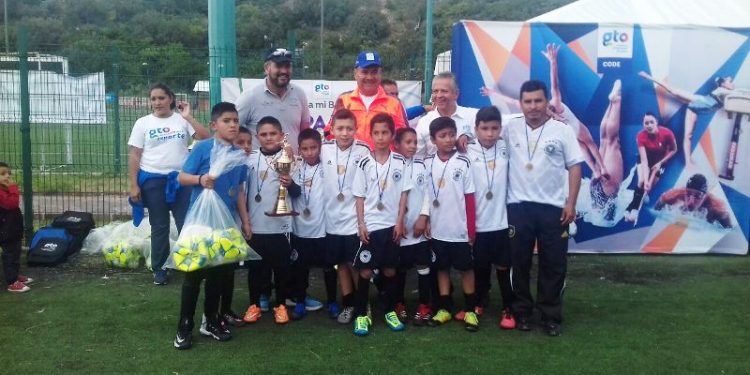 300 futbolistas infantiles y juveniles participan en la Copa Impulso ‘Actuar es Prevenir’