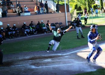 Pegan primero los Leones ante Cajeteros