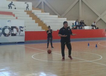 Coach Guillermo Vecchio imparte clínica en Celaya