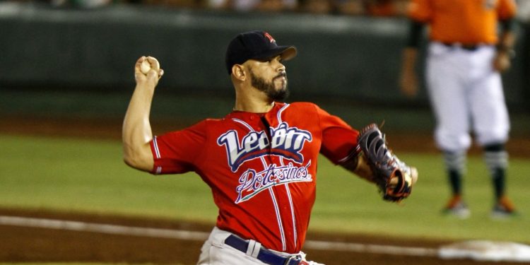 Guillermo Moscoso se une a los regresos de Bravos de León para 2022