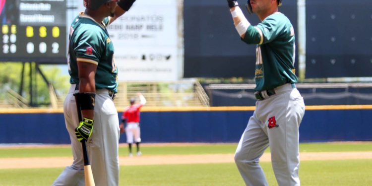 Dividen Bravos de León y Guerreros doble cartelera en Oaxaca