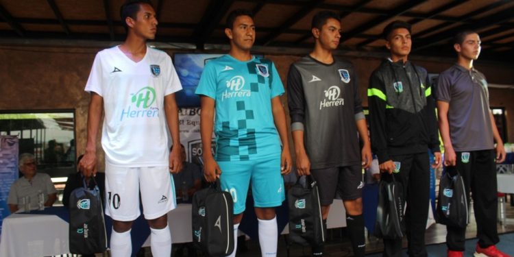 Presenta Soria FC Jaibos Celaya su uniforme para nueva temporada de Tercera