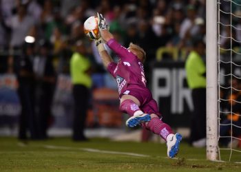 León está en semifinales de Copa, con todo y mal arbitraje