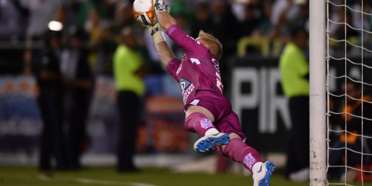 León está en semifinales de Copa, con todo y mal arbitraje