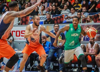 Tras conato de bronca, suspenden partido entre Abejas de León y Libertadores (video)