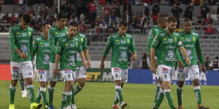 Con un hombre de más, León no le puede ganar a Atlas y se quedará sin liguilla