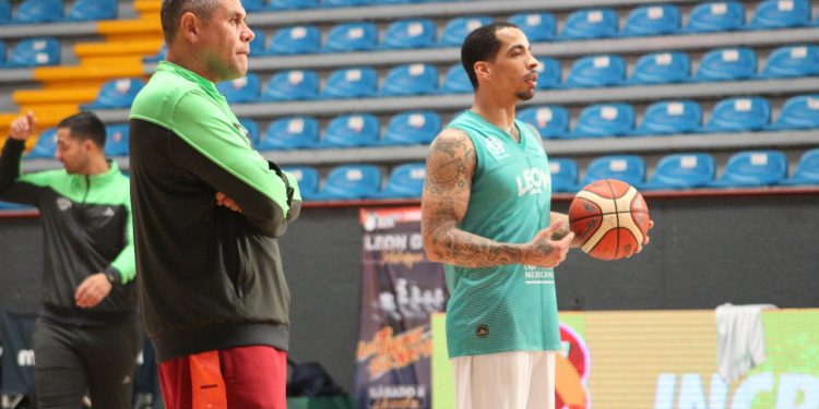 Abejas de León quiere enmendar el camino al recibir a Ángeles de Puebla