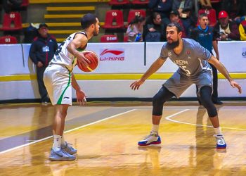 Abejas pierde ventaja de 12 puntos y cae ante Aguacateros