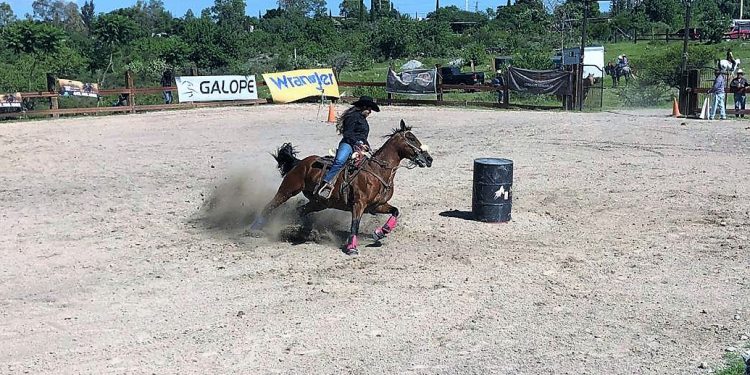 Rincon de la Esperanza logra el 2do lugar del National Barrel Horse Association (NBHA)