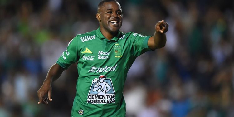 Se aleja Joel Campbell del León