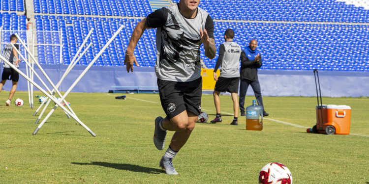 Sergio Vergara feliz por su regreso a Toros de Celaya