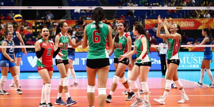 Selección mexicana femenil de voleibol con primera práctica
