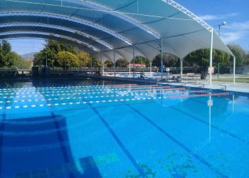 Instalan páneles solares en la alberca de la deportiva Enrique Fernández Martínez