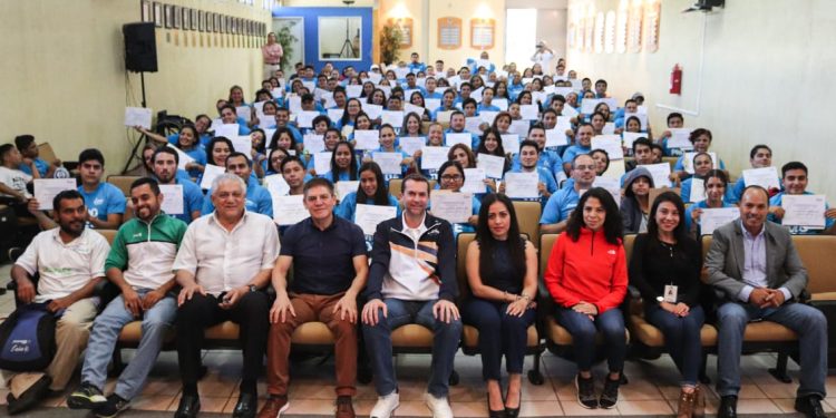 Se gradúan 311 promotores en el programa PROMUDE