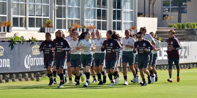 Sin Charlyn Corral, Selección mexicana femenil inicia concentración rumbo a preolímpico