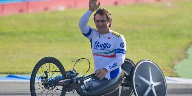 Operan por segunda vez a Alex Zanardi tras accidente