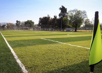 Remodelan canchas de futbol en la deportiva Enrique Fernández Martínez