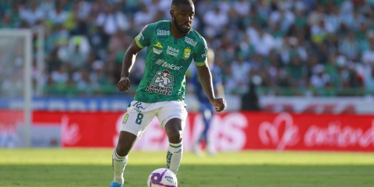 Joel Campbell se queda en el Club León