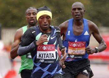 Ni Kipchoge ni Bekele, Shura Kitata se lleva el Maratón de Londres. Barrios, mejor latinoamericano