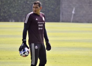 México tendrá a 11 jugadores de Europa y a Rodolfo Cota, de León, en la gira por Holanda