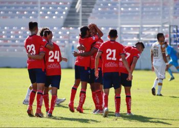 Irapuato sufre pero vence a Cafetaleros y va firme en busca del liderato