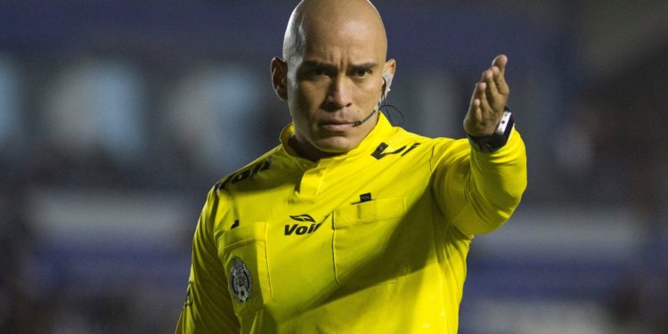 Juan Andrés Esquivel se encargará del arbitraje en el partido Tigres vs León