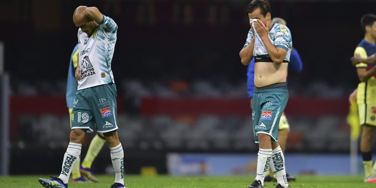 León mejora pero no levanta, vuelve a caer en el último minuto