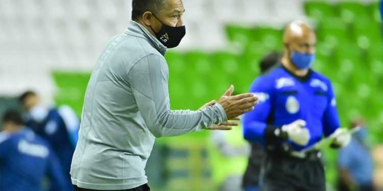 Fuimos un desastre, no estamos jugando a nada: Ignacio Ambriz