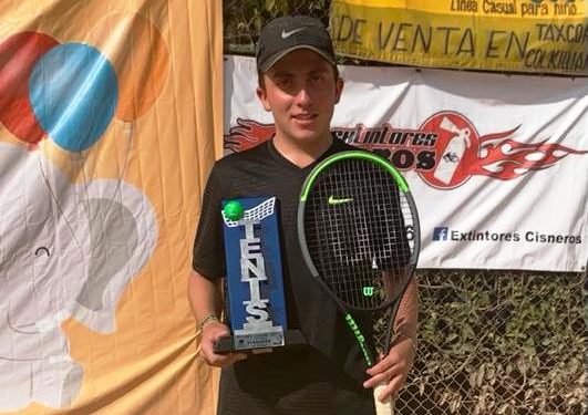 Tenistas celayenses destacan en torneo del Club Atenas de León