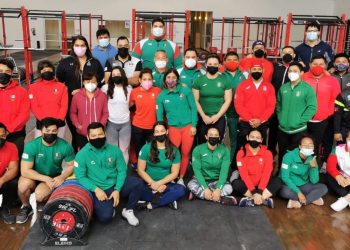 Participan guanajuatenses en concentración de selección de halterofilia en Nuevo León