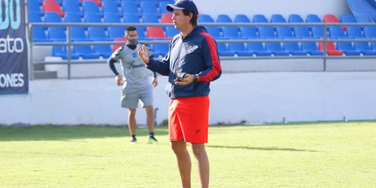 Se disculpa Javier San Román tras altercado en contra del árbitro