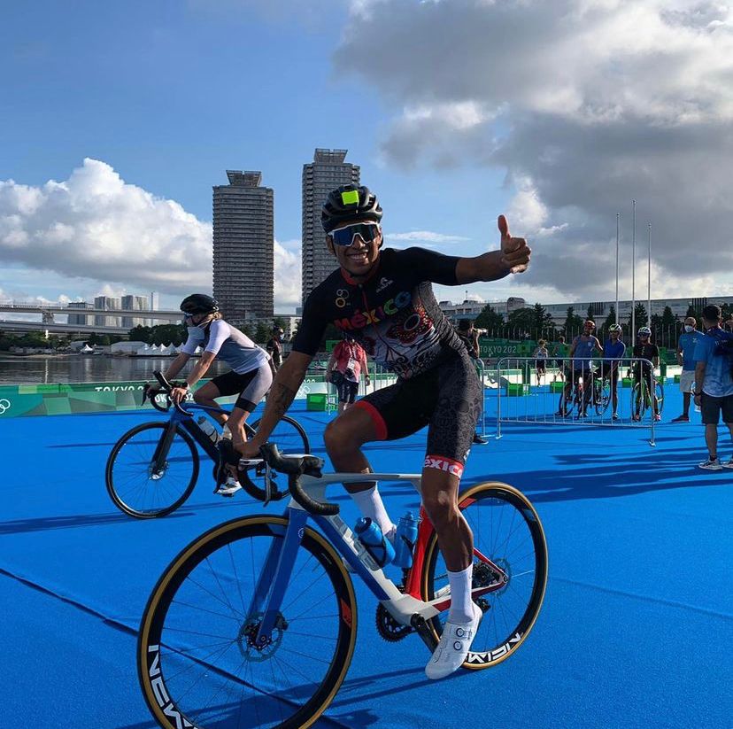Cumplen Crisanto Grajales e Irving Pérez participación en triatlón de Tokio 2020